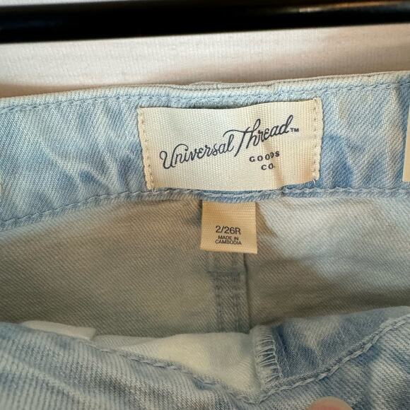 Universal Thread Light Wash Cut Off Denim Shorts Size 2/26R - Picture 4 of 8